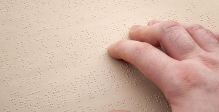 fingers on braille
